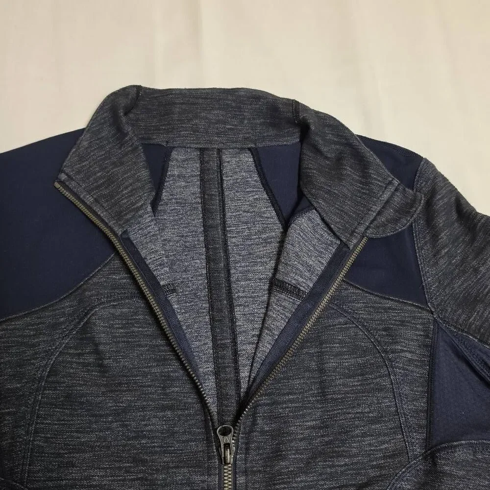 Lululemon Forme Jacket in a Slub Denim Inkwell color Size 10